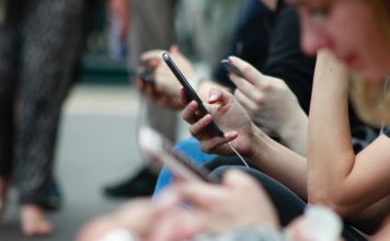 Dolores en el dedo pulgar, la nueva patología por el uso continuo del celular - Itagüí Hoy