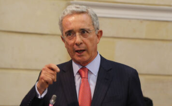 Álvaro Uribe es absuelto por el Tribunal de Bogotá tras fallo dividido