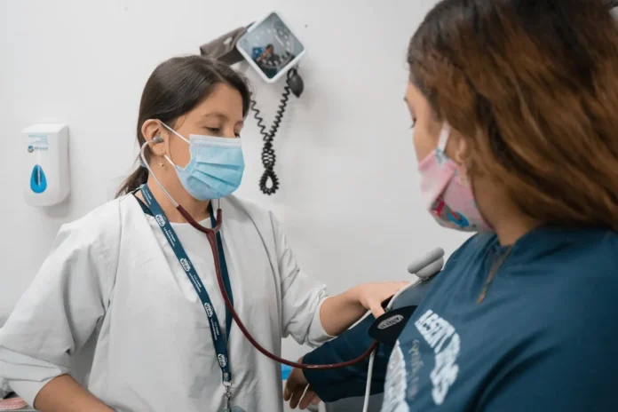 el servicio de urgencias del hospital el servicio de urgencias del hospital
